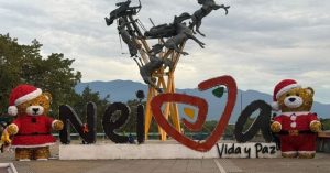 Dos taxistas chocan en el centro de Neiva tras pasarse un semáforo en rojo